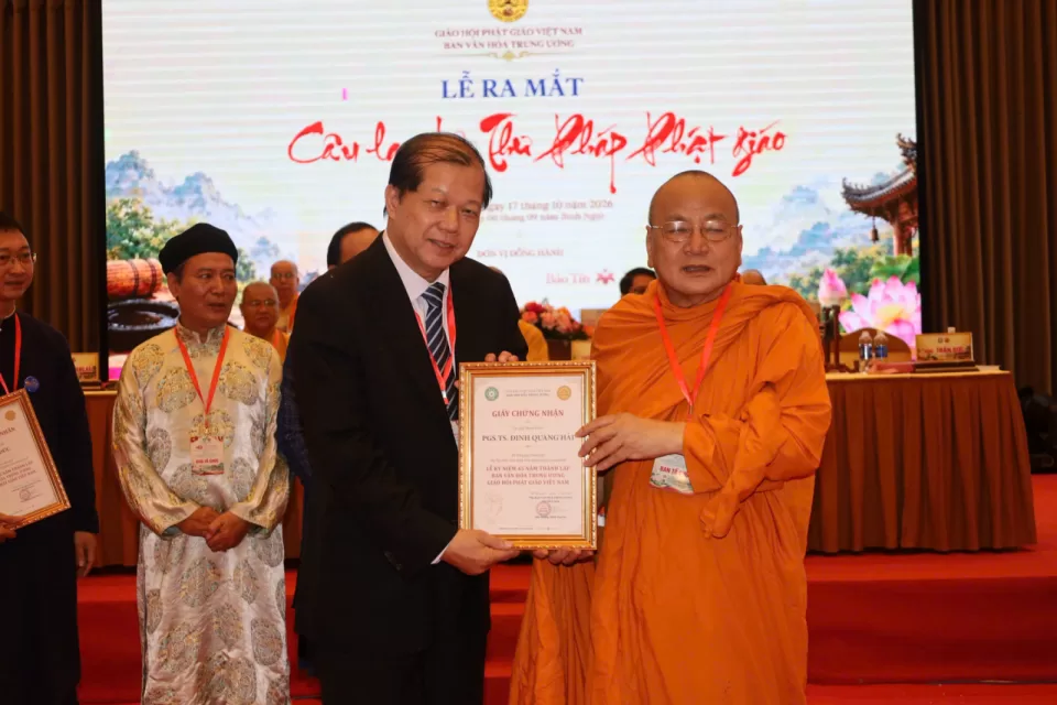 Ban Văn hoá Trung ương GHPGVN Trao bằng tuyên dương và ra mắt câu lạc bộ Thư pháp
