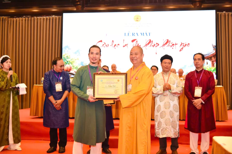 Ban Văn hoá Trung ương GHPGVN Trao bằng tuyên dương và ra mắt câu lạc bộ Thư pháp