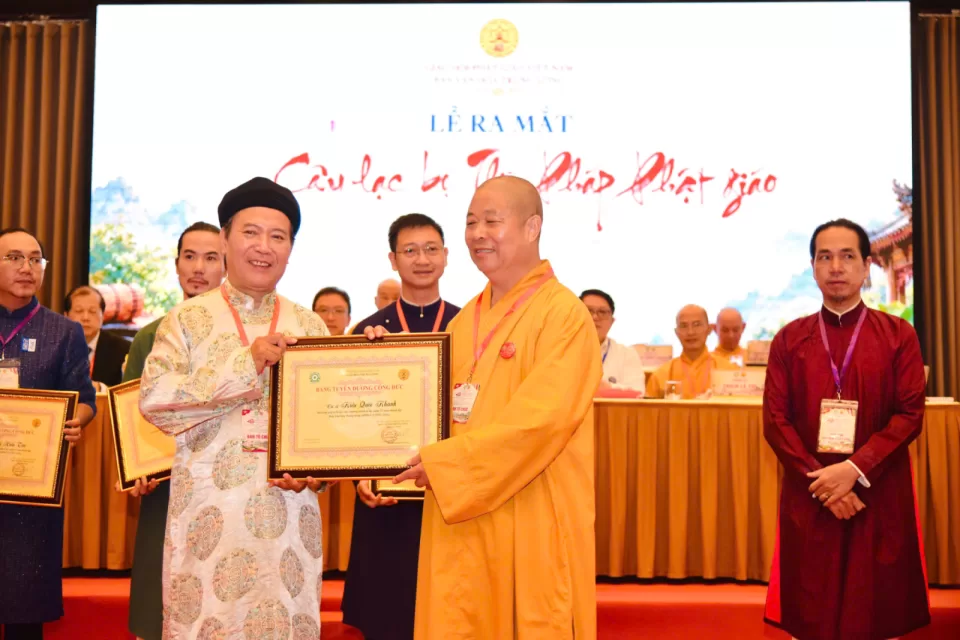 Ban Văn hoá Trung ương GHPGVN Trao bằng tuyên dương và ra mắt câu lạc bộ Thư pháp