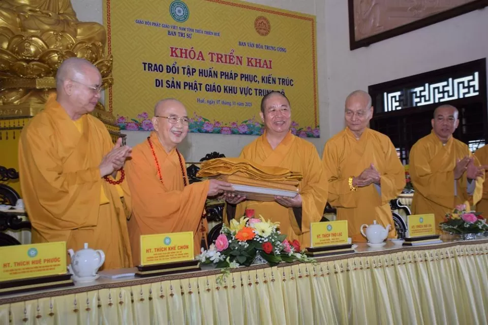TT. Huế: Ban Văn hoá TƯ triển khai trao đổi tập huấn Pháp phục, kiến trúc, Di sản Phật giáo các tỉnh thành khu vực Trung bộ