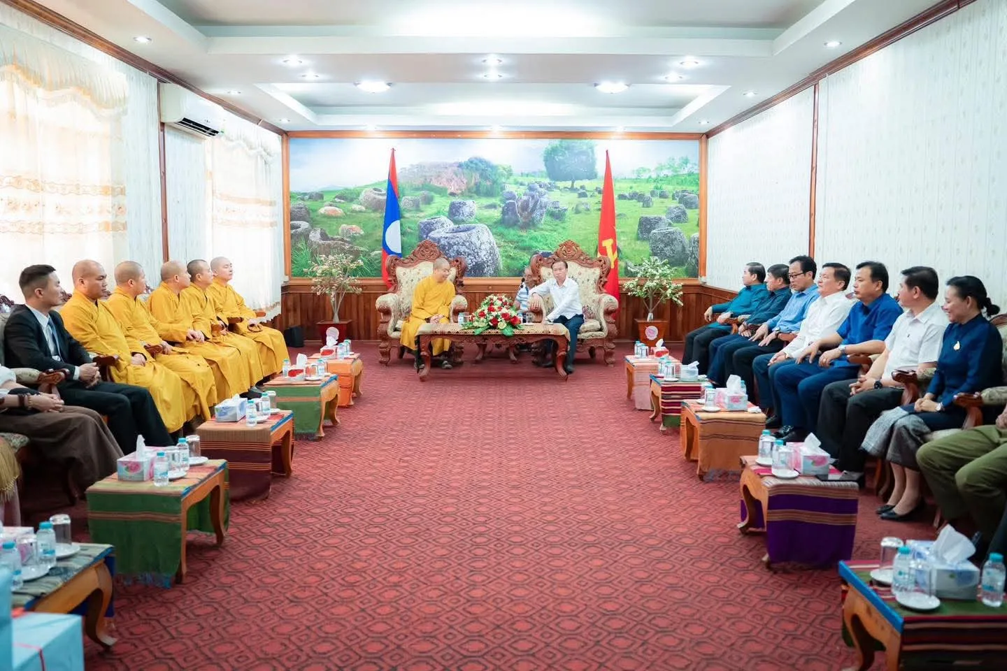Trang nghiêm Lễ hội Đại đoàn kết tri ân tưởng niệm các Anh hùng Liệt sĩ Lào – Việt Nam tại Chùa Hữu Nghị, tỉnh Xiêng Khoảng (Lào)