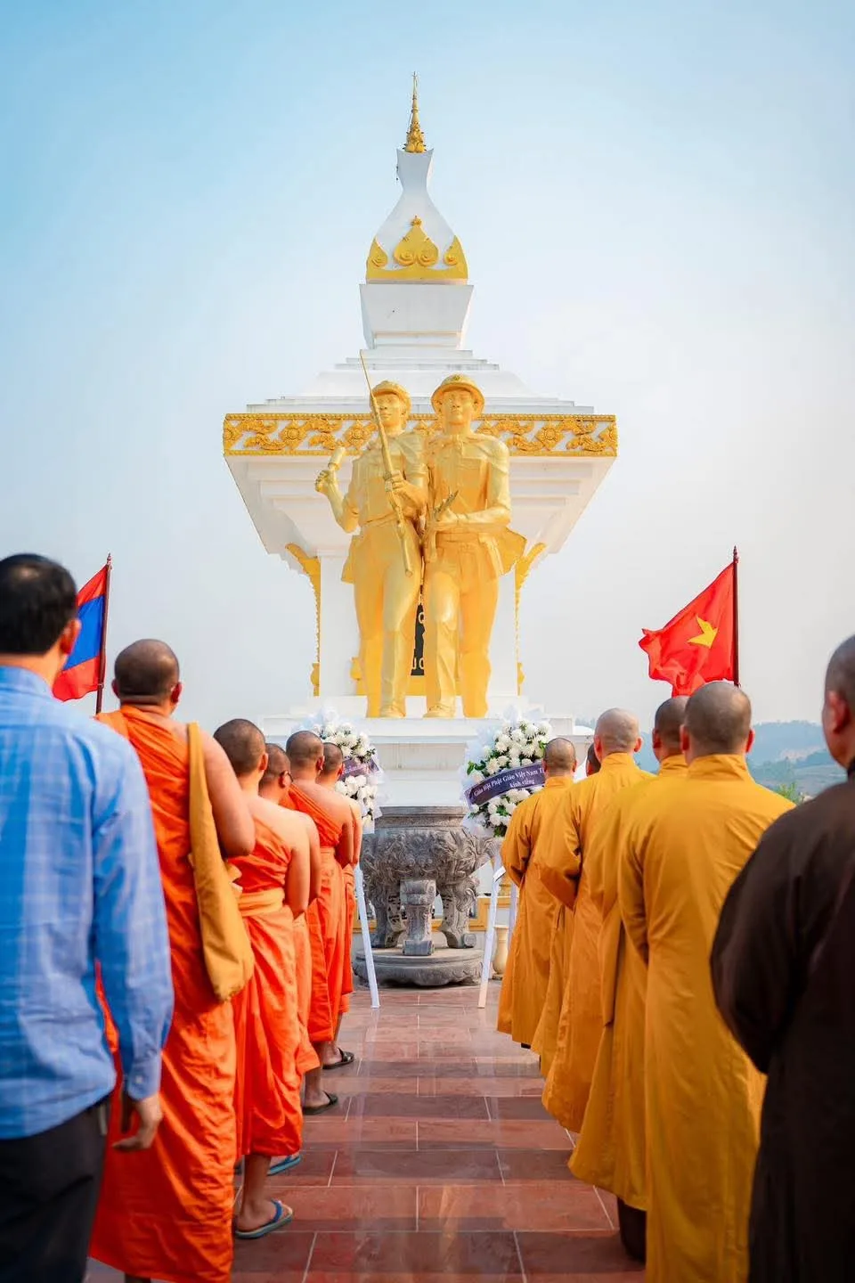 Trang nghiêm Lễ hội Đại đoàn kết tri ân tưởng niệm các Anh hùng Liệt sĩ Lào – Việt Nam tại Chùa Hữu Nghị, tỉnh Xiêng Khoảng (Lào)
