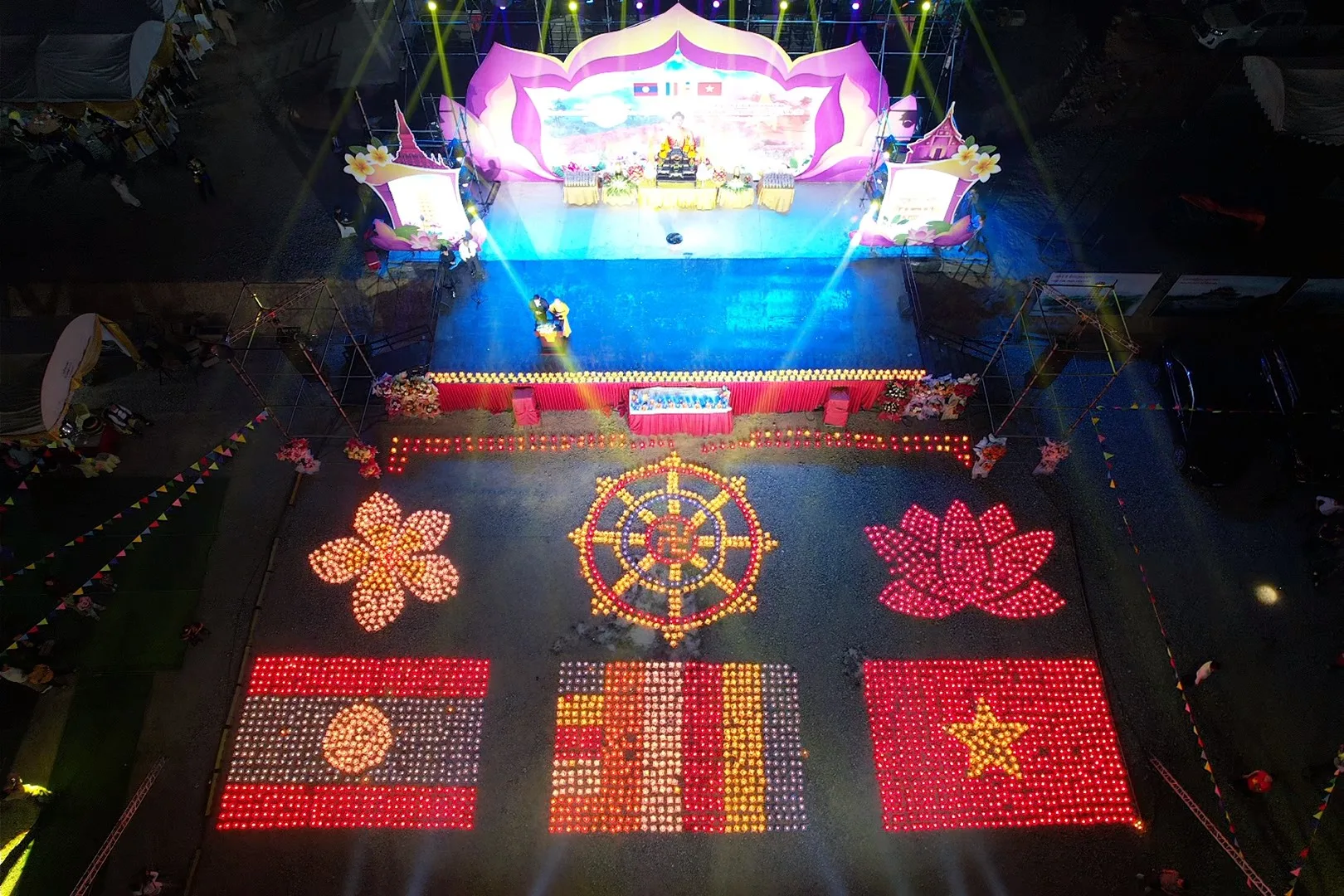 Trang nghiêm Lễ hội Đại đoàn kết tri ân tưởng niệm các Anh hùng Liệt sĩ Lào – Việt Nam tại Chùa Hữu Nghị, tỉnh Xiêng Khoảng (Lào)